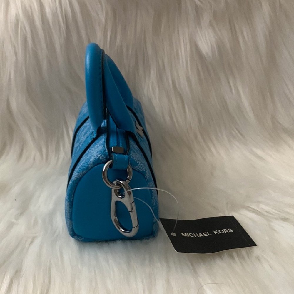MICHAEL KORS Signature Micro Duffle Coin Purse Key Ring in Perfect Sky Blue - Picture 3 of 3